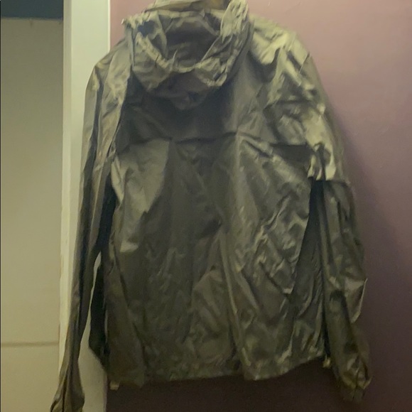 Buffalo wind breaker - Picture 3 of 3